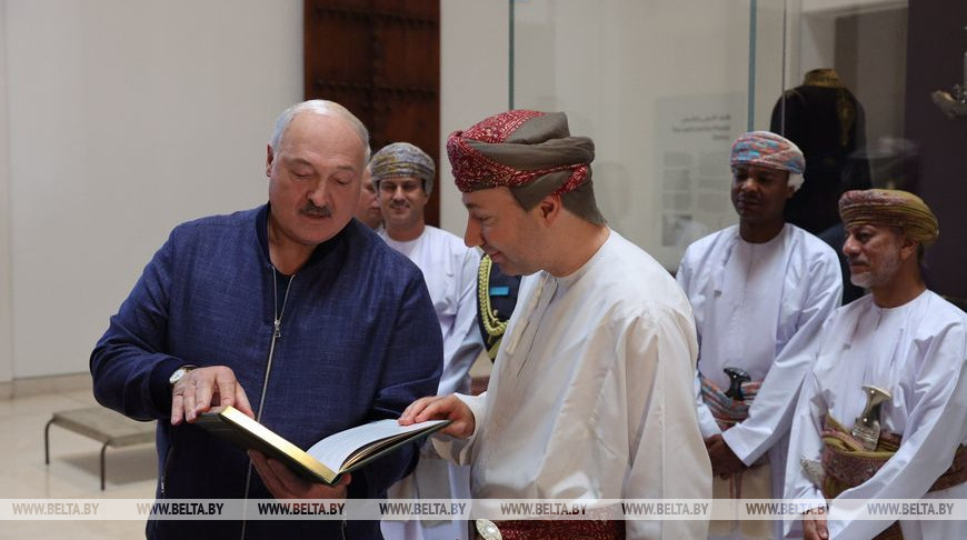 Аляксандр Лукашэнка ў час наведвання Нацыянальнага музея Амана, снежань 2024 года