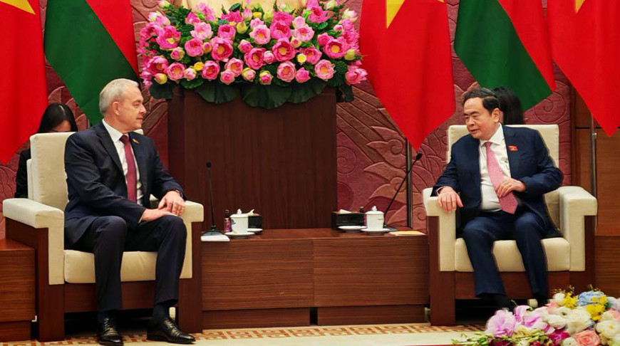 Ігар Сергяенка і Чан Тхань Ман. Фота прэс-службы Палаты прадстаўнікоў Нацыянальнага сходу Рэспублікі Беларусь