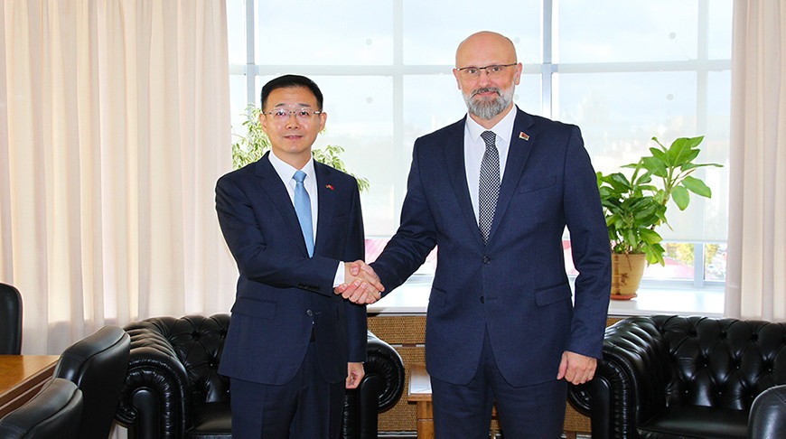 Чжан Вэньчуань і Ігар Сякрэта. Фота МЗС