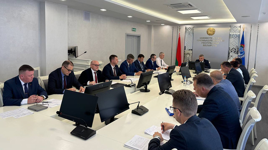 Фота Мінпрама