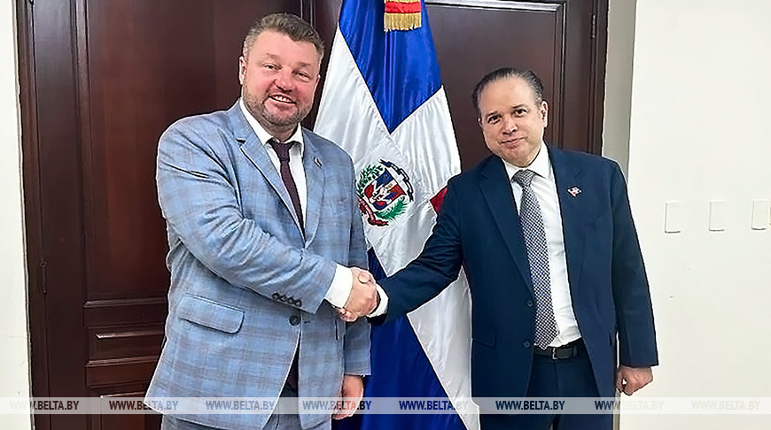 Віталь Барчук і Уга Франсіска Рывера Фернандэс. Фота МЗС