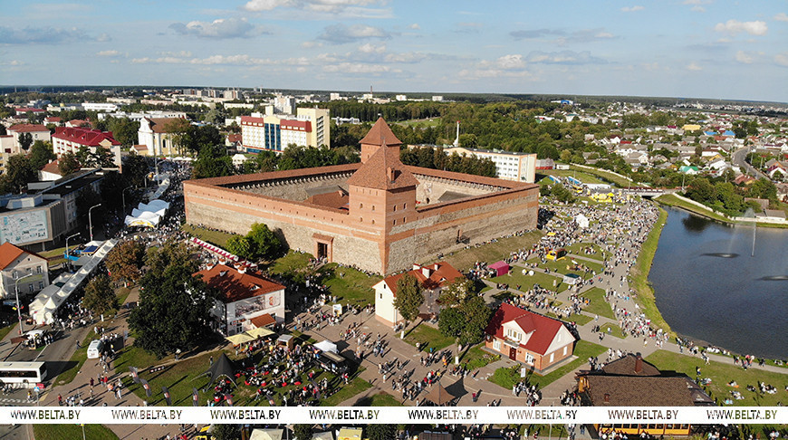 Фота з архіва