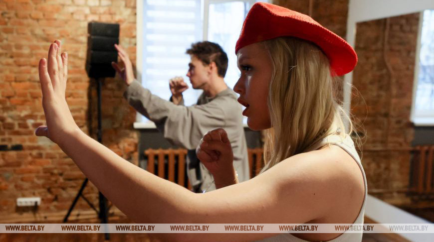 Настасся Краўчанка ў час рэпетыцыі. Фота з архіва