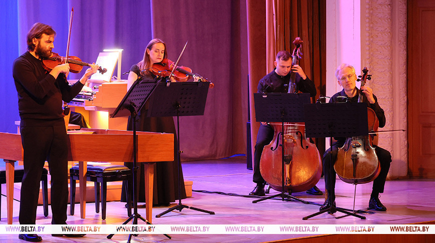 Фота з архіва