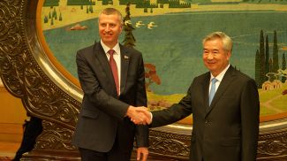 Фота "Першы інфармацыйны"