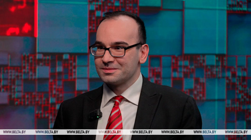 Марк Эпіскапос. Скрыншот відэа тэлеканала СТБ