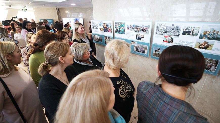 Фотавыстава БЕЛТА "Паралельныя светы" адкрылася ў Нацыянальнай бібліятэцы Беларусі