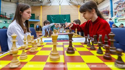 Амаль 90 юных шахматыстаў Брэсцкай вобласці змагаюцца на турніры "Белая ладдзя"