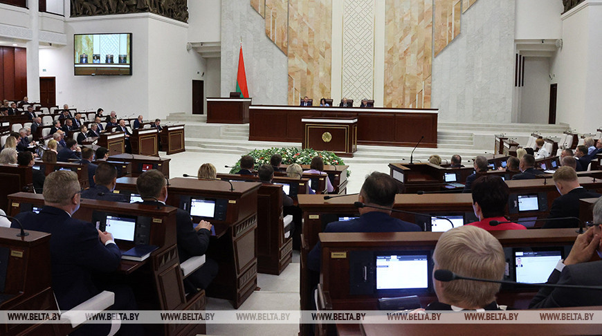 Сумеснае пасяджэнне Палаты прадстаўнікоў і Савета Рэспублікі праходзіць у Мінску  