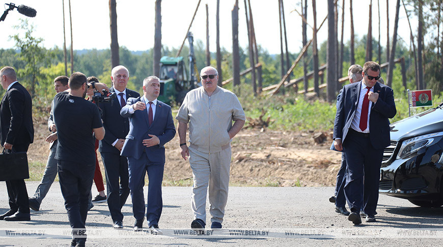 Лукашэнка зрабіў рабочую паездку ў Мазырскі раён