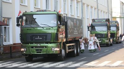 Парад рэтра- і сучаснай тэхнікі МАЗ прайшоў на заводах холдынга ў гонар 80-годдзя прадпрыемства