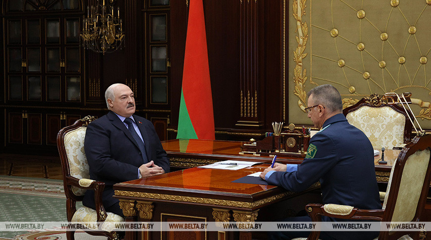 Лукашэнка прыняў з дакладам старшыню Дзяржаўнага мытнага камітэта