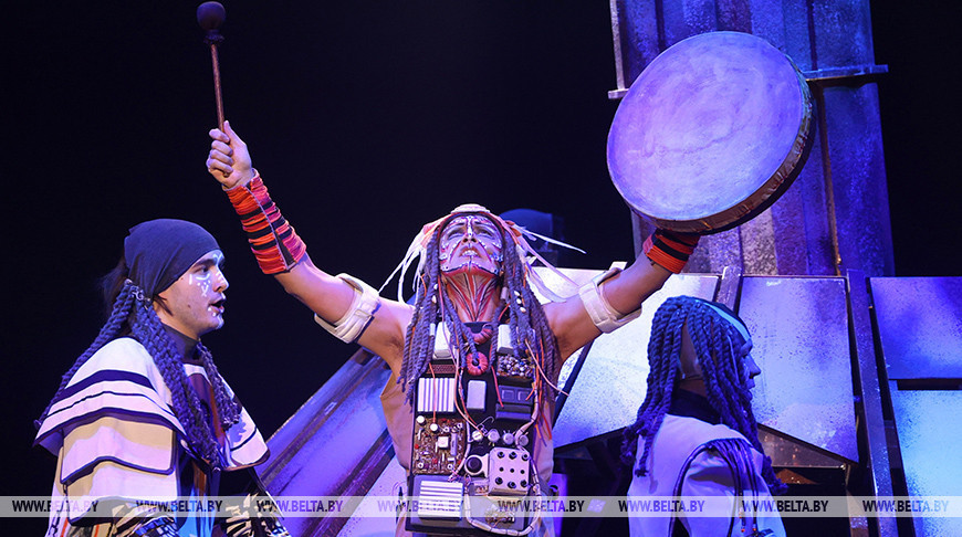 Лічбавая касмічная опера ад Чувашскага тэатра адкрыла форум у Мінску