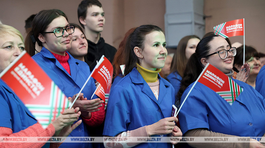 "Разам працуем, разам спяваем!": праект "Марафону адзінства" праходзіць у Баранавічах