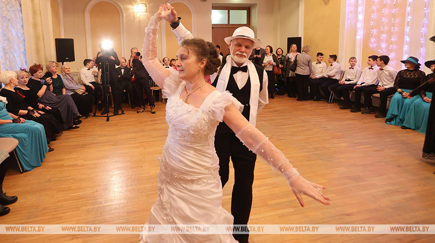Ад усёй душы: калядныя балі для пажылых грамадзян праходзяць у Беларусі