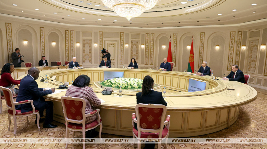 Лукашэнка сустрэўся з дэлегацыяй Панафрыканскага парламента
