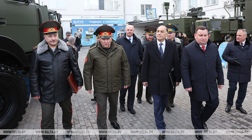 Вальфовіч: Беларусь робіць стаўку на стварэнне сучасных узораў узбраення і тэхнікі