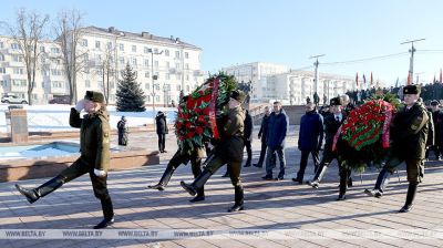 У Віцебску адбылася цырымонія ўскладання кветак і вянкоў да Дня абаронцаў Айчыны
