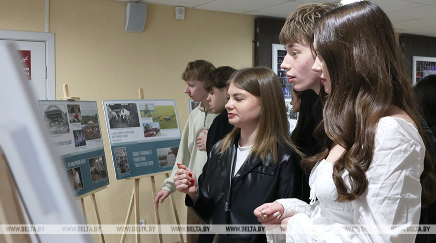 "Погляд у будучыню". Выстава БЕЛТА "Паралельныя светы" прадстаўлена ў БДУКМ