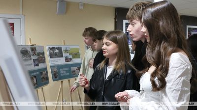 "Погляд у будучыню". Выстава БЕЛТА "Паралельныя светы" прадстаўлена ў БДУКМ