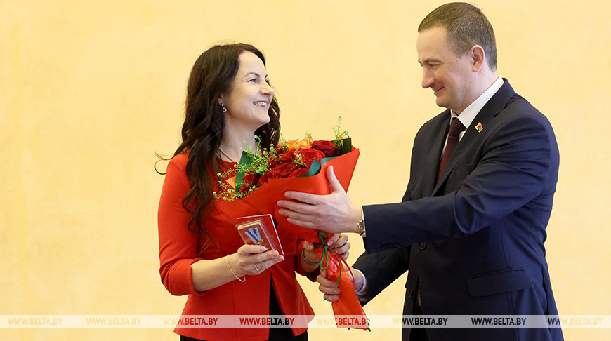 Турчын на ўручэнні ордэна Маці: выхаваць пяць і больш дзяцей - цяжкая праца, але ўдзячная  