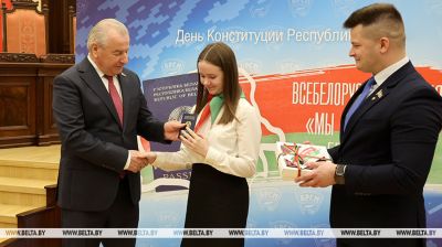 "Выхоўвае пачуццё грамадзянскасці і патрыятызму". Міклашэвіч аб акцыі "Мы - грамадзяне Беларусі!"  