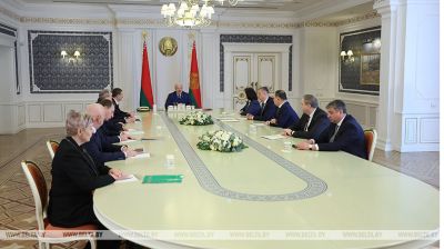 Лукашэнка разгледзеў кадравыя пытанні 