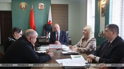 Сувязь, дарогі, памяць аб ліквідатарах. З якімі пытаннямі звярнуліся да Караева жыхары Гродзенскай вобласці  