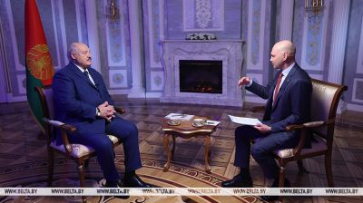 Лукашэнка даў інтэрв'ю міждзяржаўнай тэлерадыёкампаніі "Мір"