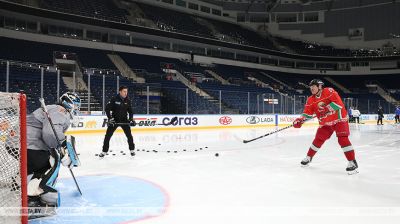 Лукашэнка прыехаў на трэніроўку "Дынама-Мінск" - падтрымаць "зуброў" перад 1/4 фіналу Кубка Гагарына