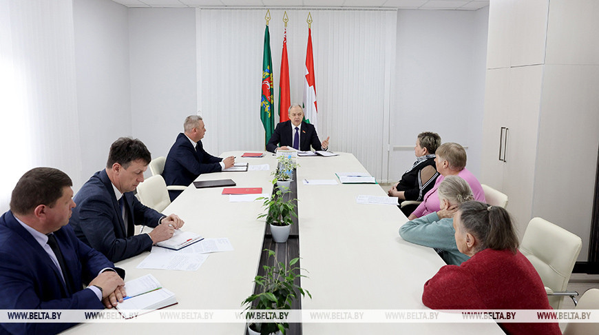 Сергяенка правёў асабісты прыём грамадзян у Шаркаўшчыне