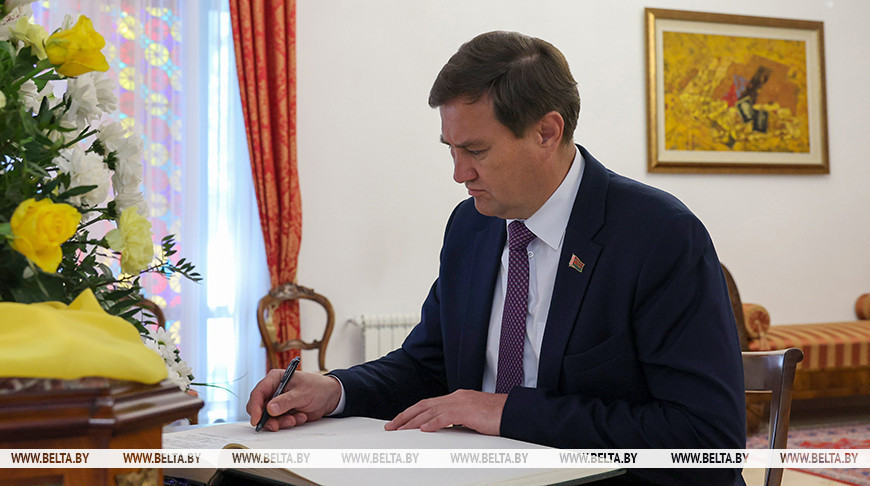 Кніга спачуванняў адкрыта ў Апостальскай нунцыятуры ў Мінску ў сувязі са смерцю Папы Рымскага Францыска