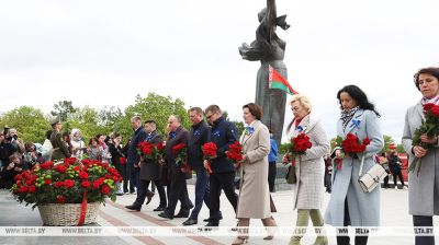 У свята Першамая адбылося ўскладанне кветак да стэлы "Мінск - горад-герой"
