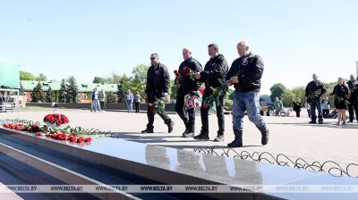 "Мы памятаем і ўдзячны". Матацыклісты са Славакіі і іншых краін ЕС наведалі Брэсцкую крэпасць