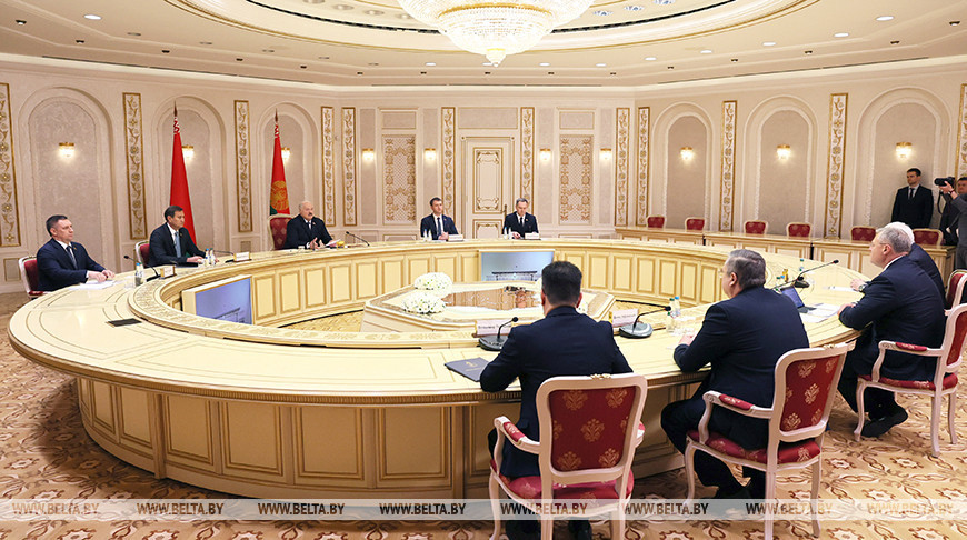 Лукашэнка сустрэўся з губернатарам Астраханскай вобласці Расіі