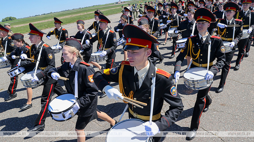 На зямлі і ў паветры. Больш за тысячу чалавек аб'яднае ўрачысты парад Перамогі ў Гомелі