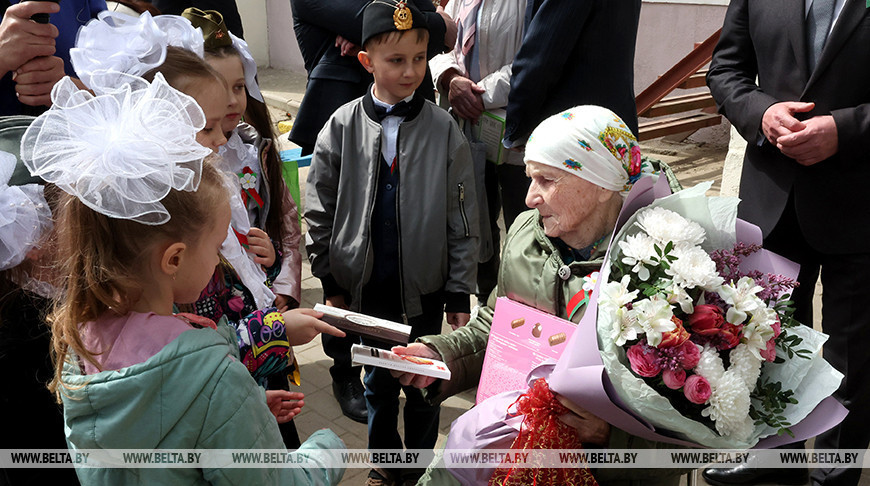 "Жывіце заўсёды пад мірным небам". Ветэран з Магілёва дала наказ моладзі берагчы сваю зямлю