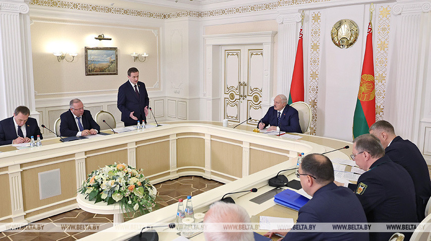 Лукашэнка правёў нараду з кіраўніцтвам Саўміна