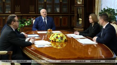 Лукашэнка заслухаў даклад аб уступнай кампаніі