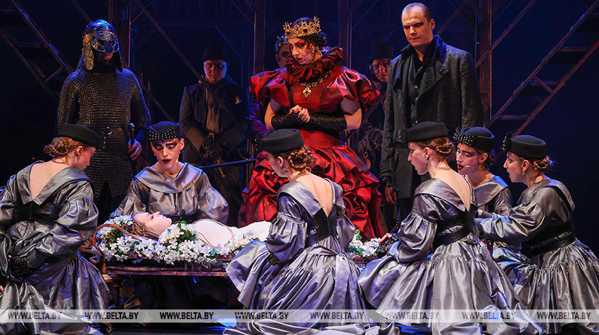 "Гамлет", "Пікавая дама" і іншыя папулярныя спектаклі. У Мінску стартавалі гастролі Вялікага драмтэатра імя Качалава