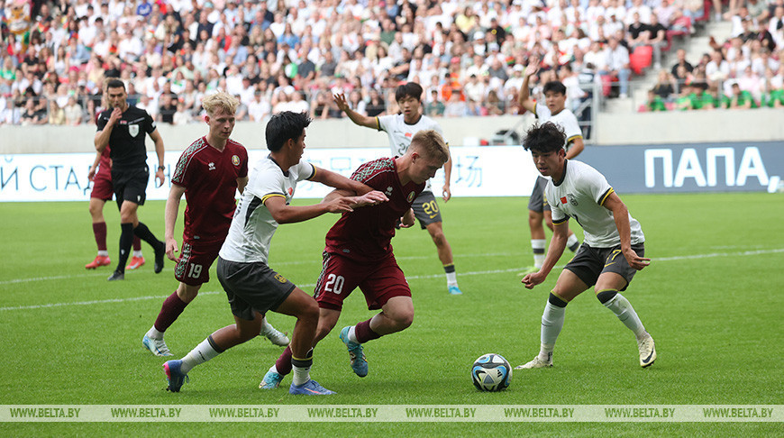 Футбалісты беларускай "маладзёжкі" згулялі ўнічыю на новым Нацыянальным стадыёне