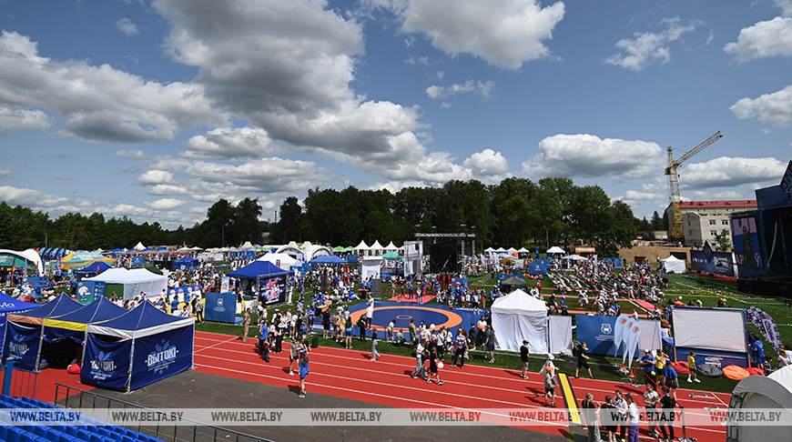 Заключны дзень фестывалю "Вытокі" ў Паставах сабраў каля 25 тыс. удзельнікаў і гасцей