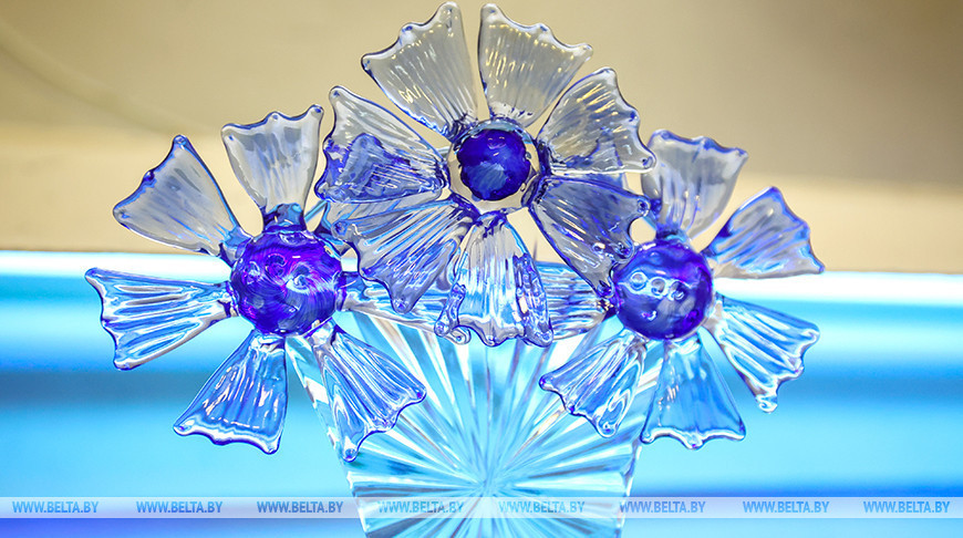 Хрустальныя васількі. Як ствараюць сімвал "Славянскага базару ў Віцебску" 