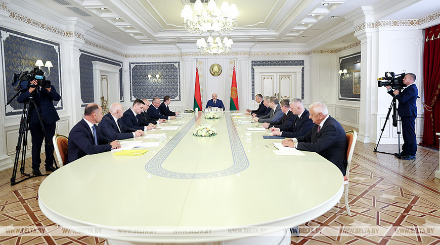 Лукашэнка сабраў нараду па аналізе дзейнасці НАН