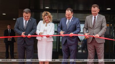 Сучасная і прасторная. Новая школа ў Бараўлянах на 1 тыс. месцаў прыняла першых вучняў