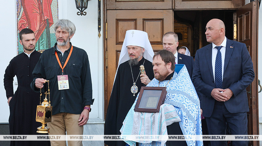 Навукова-асветная экспедыцыя "Дарога да святынь" стартавала ў Мінску