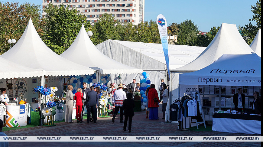 Выстаўку дасягненняў народнай гаспадаркі рэгіёнаў Беларусі і Узбекістана прадставілі ў Віцебску