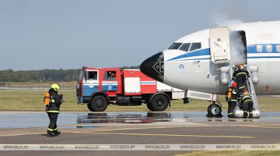 У Нацыянальным аэрапорце Мінск прайшло вучэнне па тушэнні пажару і выратаванні людзей