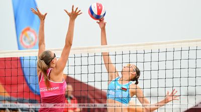 Цішкова і Абраменка выйшлі ў паўфінал Кубка Перамогі па пляжным валейболе