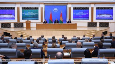 Лукашэнка сабраў нараду з апаратам Нацбанка і кіраўніцтвам банкаў  